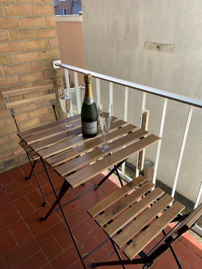 Weloveoostende - Newly Renovated Large Apartment 150M From The Beach - Including Bed Sheets And Final Clea-Ning Exteriér fotografie