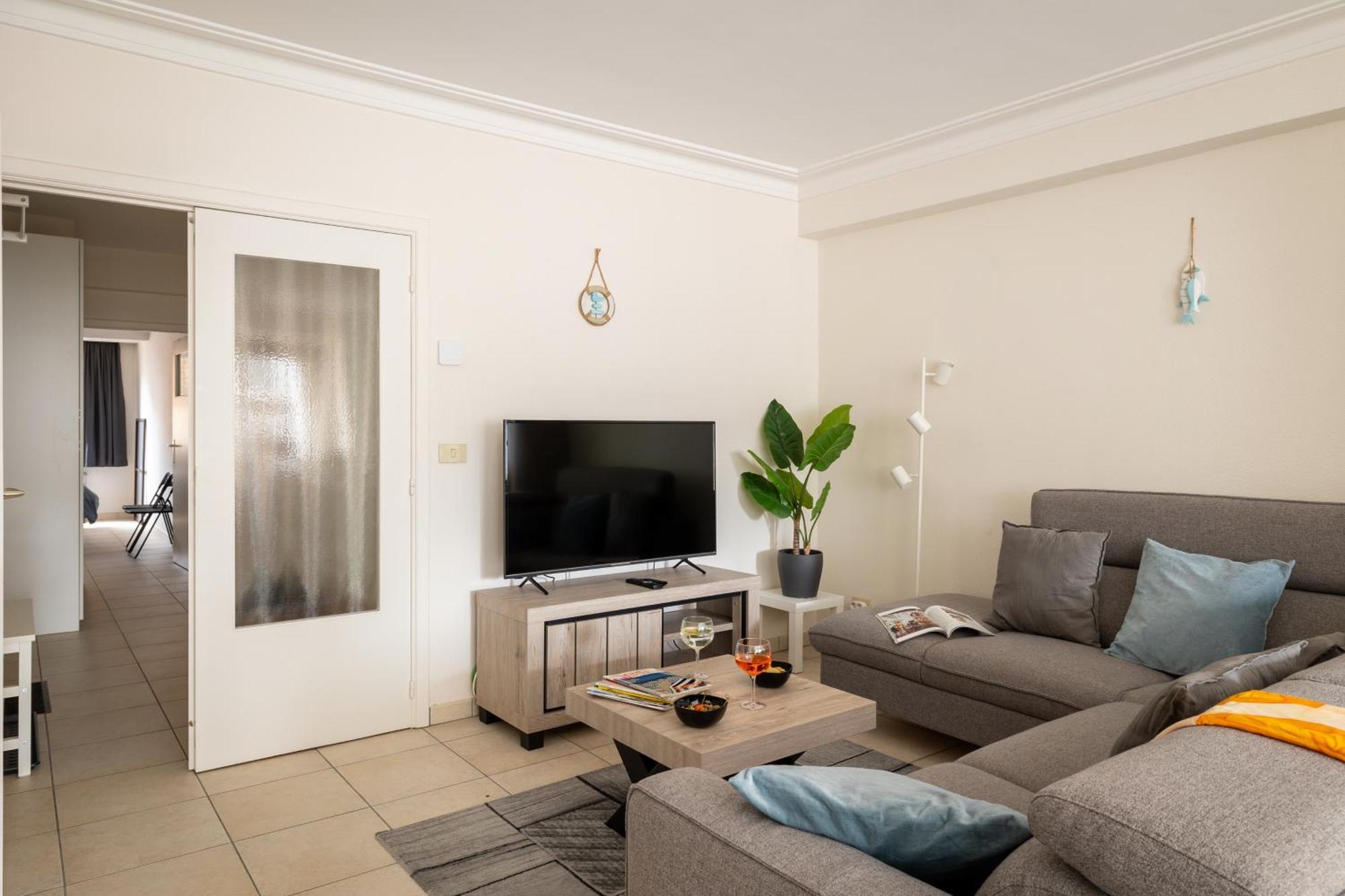 Weloveoostende - Newly Renovated Large Apartment 150M From The Beach - Including Bed Sheets And Final Clea-Ning Exteriér fotografie